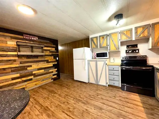 3 Bedroom mobile on 5 acres in Houses for Sale in Williams Lake - Image 6