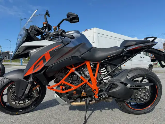 2017 KTM 1290 SUPERDUKE GT in Street, Cruisers & Choppers in Vancouver - Image 2