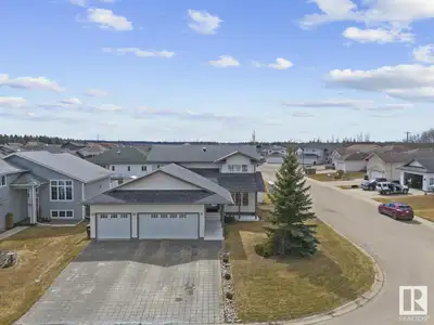 Great family home in the prime location of Lakewood Estates, just a stone's throw from the lake and...