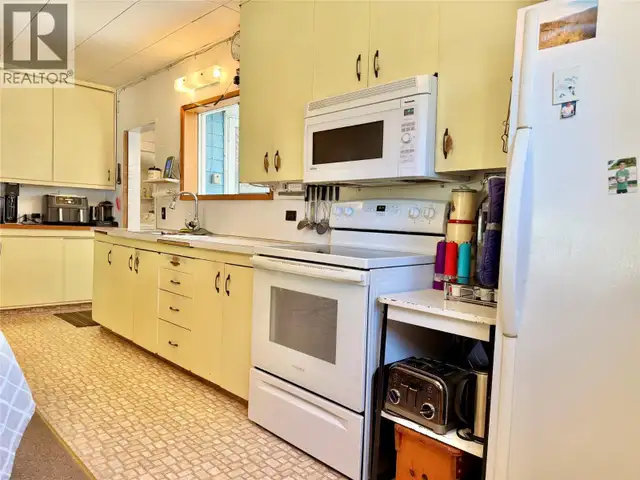 189 Alpine Road Christina Lake, British Columbia in Houses for Sale in Penticton - Image 12