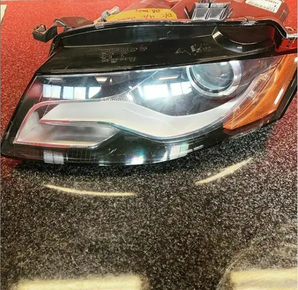2009-2012 Audi A4 P/S Headlight (Pair available) [OEM] in Auto Body Parts in City of Toronto - Image 2