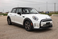 Tires - Front Performance,ABS,Tires - Rear Performance,Power Steering,Brake Assist,Turbocharged,4-Wh... (image 5)