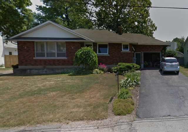 3 Bed Bungalow w/ Basement 3362 Tallman - $2,400