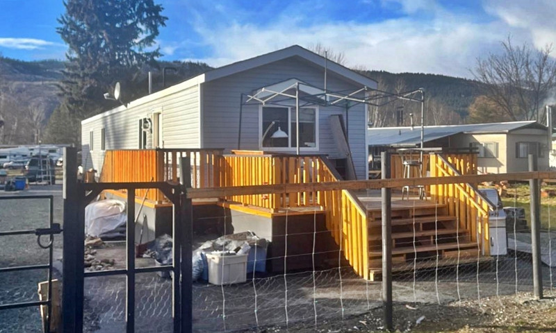 2 BDRM, 2 BTHRM, LIKE NEW 2022 MODEL OVERLOOKING RIVER! in Houses for Sale in Kamloops