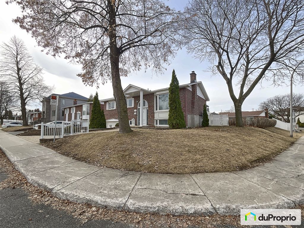 $724,900 - Bungalow for sale in Laval-des-Rapides — photo 2