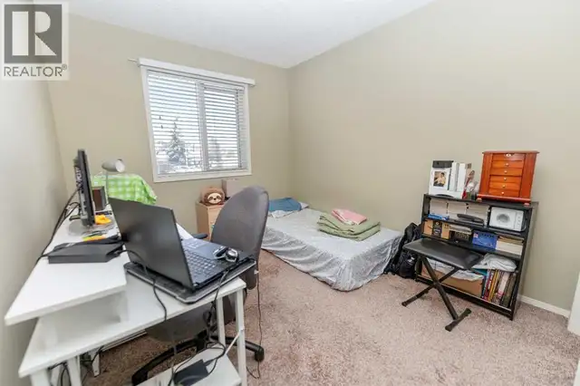 63 Hawkmount Green NW Calgary, Alberta in Houses for Sale in Calgary - Image 27