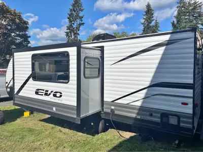 APPLY NOW: https://www.ridecollective.ca/get-pre-approved The 2021 Forest River EVO T2791 is a well-...