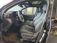 Come see this certified 2025 Toyota Tacoma TRD Sport Premium Double Cab 4X4 | Leather | Sunroof | 36... (image 2)