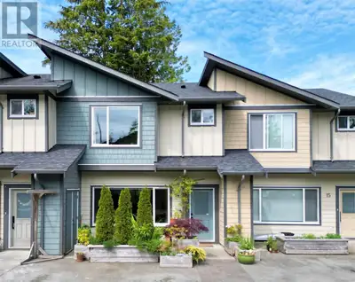 Bright & spacious 3 bedrm 3 bath townhome in impeccable condition w/ high quality details throughout...
