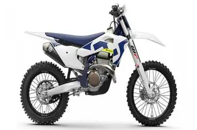 PRICE INCLUDES FREIGHT & PDI Engine Type: Single-Cylinder Displacement: 21.3 cu. in. (349.7 cc) Bore...