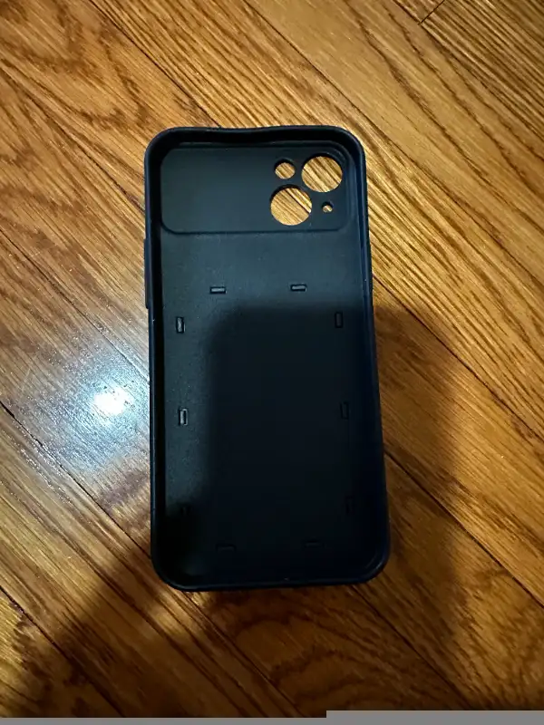Phone Case With Holder For iPhone in Cell Phone Accessories in Mississauga / Peel Region - Image 3