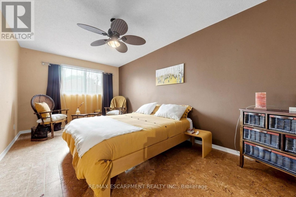 1380 Hazel Mccleary Drive Oakville (CV Clearview), Ontario, photo 17 of 40