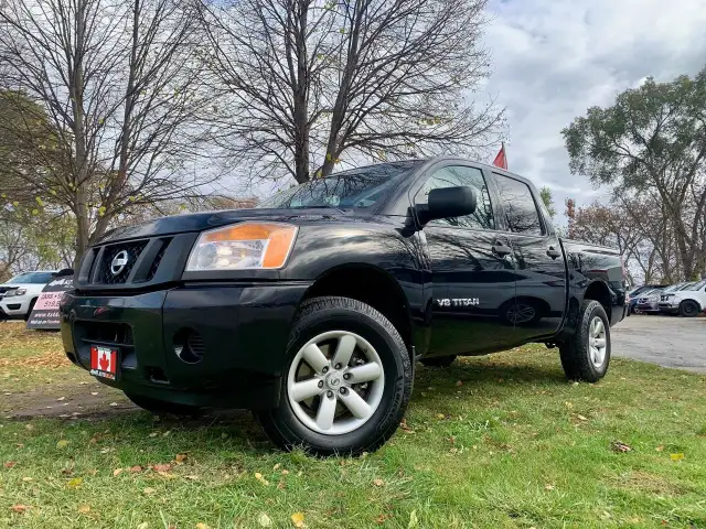 2015 NISSAN TITAN CREW 4X4 1 OWNER CERTIFIED in Cars & Trucks in Guelph - Image 3