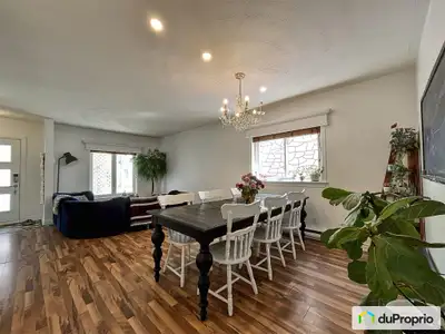 Maison unifamiliale à Gatineau (Hull), près d'Ottawa - à proximité de tout à distance de marche. Sit...