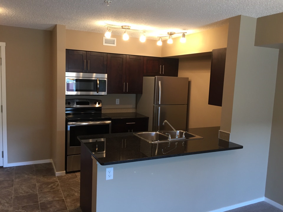 2 bedrooms 2 baths, Condo in MacTaggart Available Immediately 3