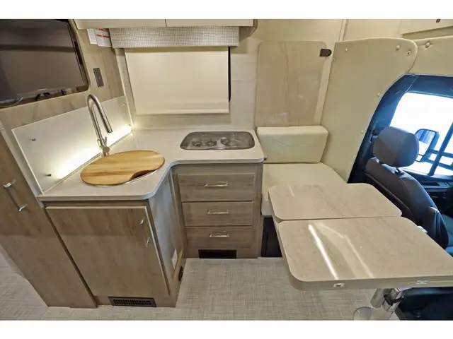 2023 Entegra Coach Qwest 24N B+ Mercedes turbo diesel 2023 NEUF in RVs & Motorhomes in Laval / North Shore - Image 7