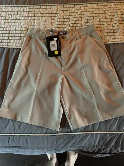 NEUF- short Adidas pour homme grandeur 30, View more