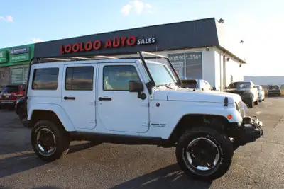ACCIDENT FREE WELL MAINTAINED ONE OWNER Unleash your spirit of adventure with the 2018 Jeep Wrangler...