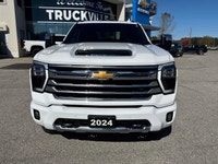 One Owner, 6.6L Diesel, Premium Pkg, Power Steps, 5th Wheel Pkg, Heads Up Display, Power Sunroof, Cl... (image 1)