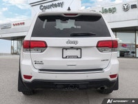 Clean Carfax | One Owner! Discover the 2022 Jeep Grand Cherokee WK Limited, striking Bright White, w... (image 4)