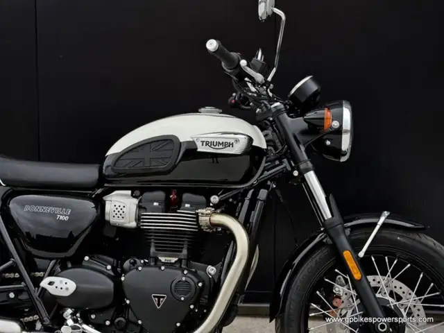 2024 Triumph Bonneville T100 Jet Black in Street, Cruisers & Choppers in Oshawa / Durham Region - Image 15