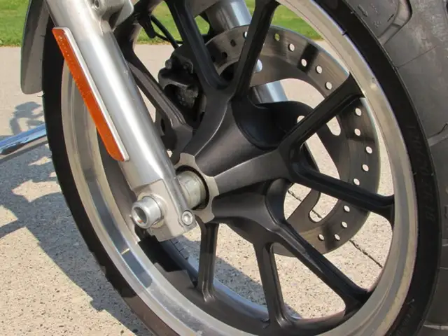 2014 Harley-Davidson XL883L Sportster SuperLow 1 Owner, ONLY 14, in Sport Touring in Leamington - Image 12