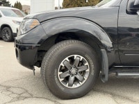 2019 NISSAN FRONTIER PRO-4X - HEATED FRONT SEATS - SUNROOF - BACKUP CAMERA - DUAL ZONE CLIMATE CONTR... (image 5)