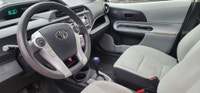GARANTIE 1 ANS CREDIT DIRECT EN LIGNE AU WWW.AUTO-INTERNET.CA WOW 2013 TOYOTA PRIUS C HYBRID AUTOMAT... (image 2)
