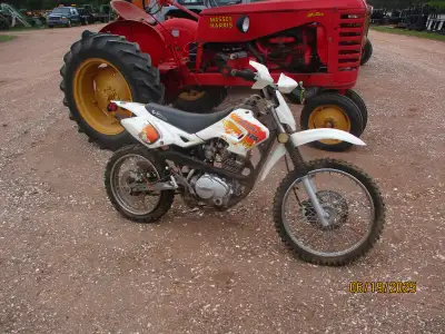 125 dirt bike, works good, no registration, no tax Denis Gallant / D & M Tools Ltd 902-853-7001 / 90...