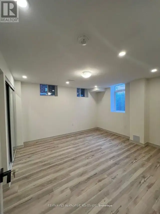 1042 KINGPEAK CRESCENT Pickering, Ontario in Long Term Rentals in Oshawa / Durham Region - Image 19