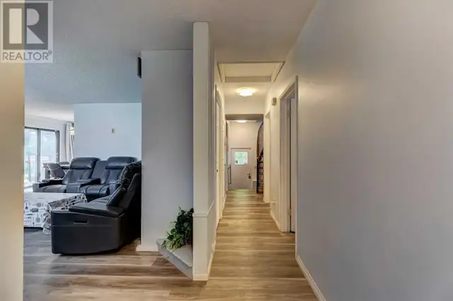 56 Brown Crescent NW Calgary, Alberta62865714994689121