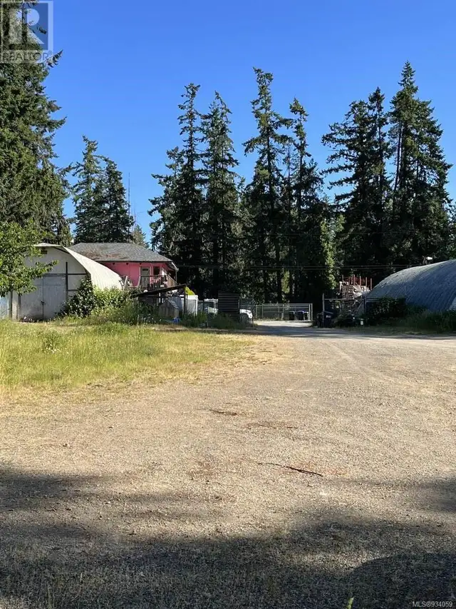 1586 McKibbon Rd N Errington, British Columbia in Houses for Sale in Parksville / Qualicum Beach - Image 41
