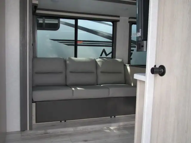 2026 EAST TO WEST DELLA TERRA 261RB-GREAT COUPLES LAYOUT!  in Travel Trailers & Campers in Ottawa - Image 8