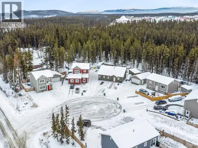 2 MACKENZIE COURT Whitehorse, Yukon in Houses for Sale in Whitehorse - Image 3