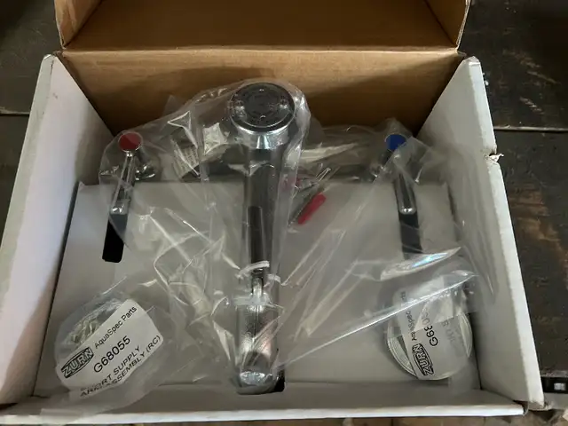 Robinet d'évier  6 po Z843M1-RC in Bathwares in Drummondville - Image 5