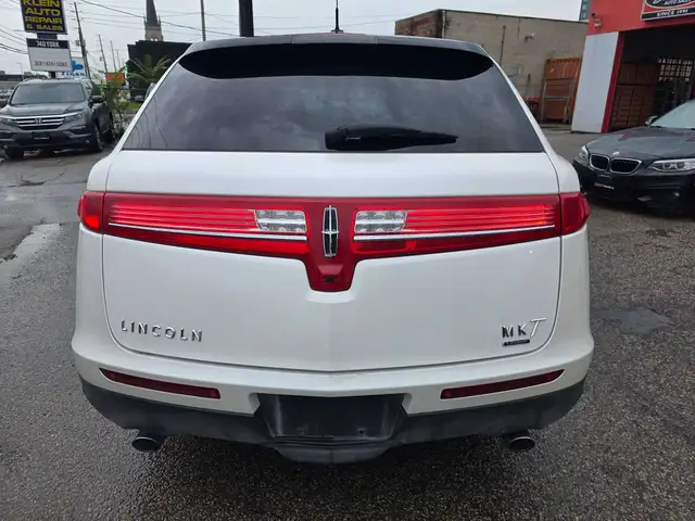 2012 Lincoln MKT 7 Passanger AWD568795651942666244