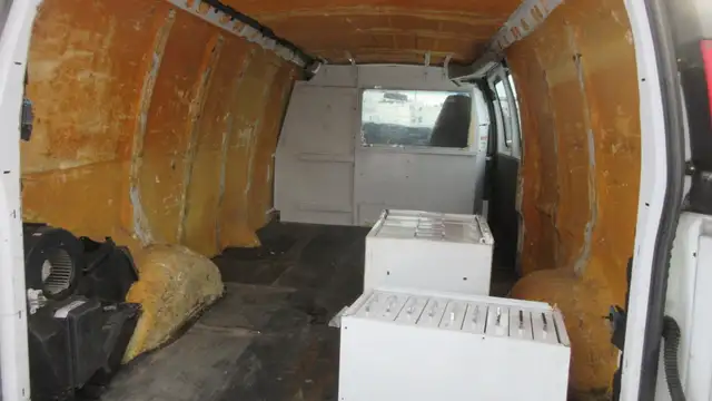 2008 GMC Savana CARGO VAN in Heavy Trucks in Vancouver - Image 18