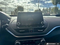 This Nissan Altima boasts a Regular Unleaded I-4 2.5 L/152 engine powering this Variable transmissio... (image 9)