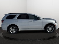 If you crave the rumbling, soul-stirring muscle of a V8 but need a highly practical, all-weather thr... (image 4)