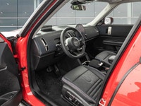 *Sunroof, Heated Seats, Climate Control, Remote Start, Lane Keep Assist!* More than a quirky crossov... (image 7)