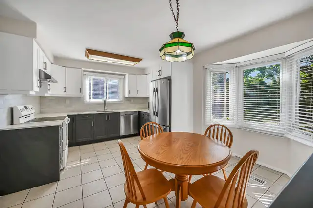 Charming Cape Cod Home in Family-Friendly Stoney Creek63771524785793122