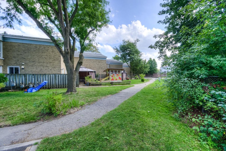 3 Bedroom Apartment for Rent 33, 39, 91, 95 & 99 Burns Drive Long