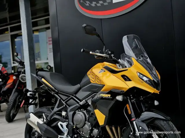2026 Triumph Tiger Sport 800 Cosmic YellowSapphire Black in Street, Cruisers & Choppers in Oshawa / Durham Region - Image 10