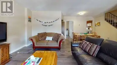 Looking For A Rental Near The Universities? 226 Westcourt Pl Is A Fantastic Spot. This Well Maintain...