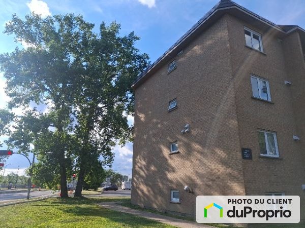 $294,000 - Condominium for sale in Longueuil (Vieux-Longueuil) — photo 2