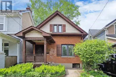 202 SCARBOROUGH ROAD Toronto (The Beaches), Ontario
