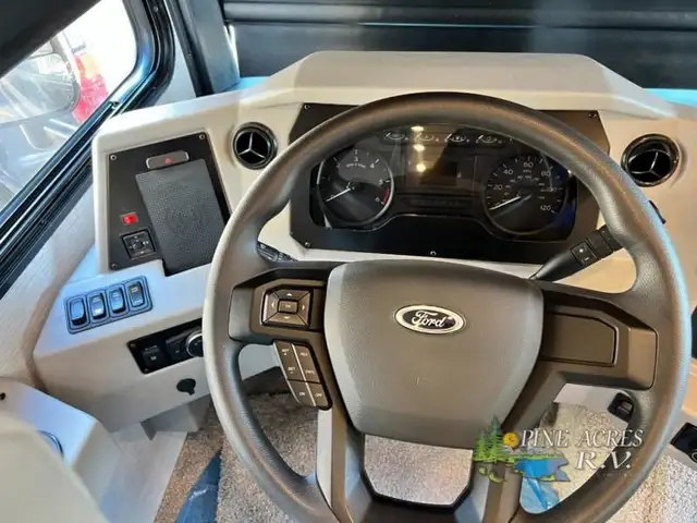 2024 Newmar Bay Star Sport 2912 Gas Full Wall Slide Out+1 more in RVs & Motorhomes in Moncton - Image 50