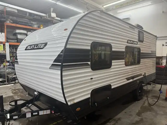 2026 Sunset Park RV Sunlite Limited 19BH in Travel Trailers & Campers in Longueuil / South Shore - Image 5