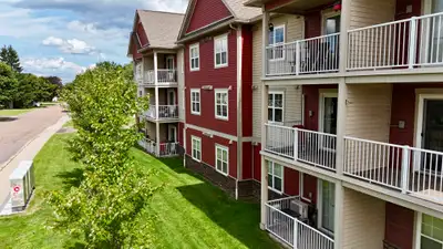 First Month Rent Free!* Experience the perfect blend of comfort and convenience at 7 Point Park. Nes...