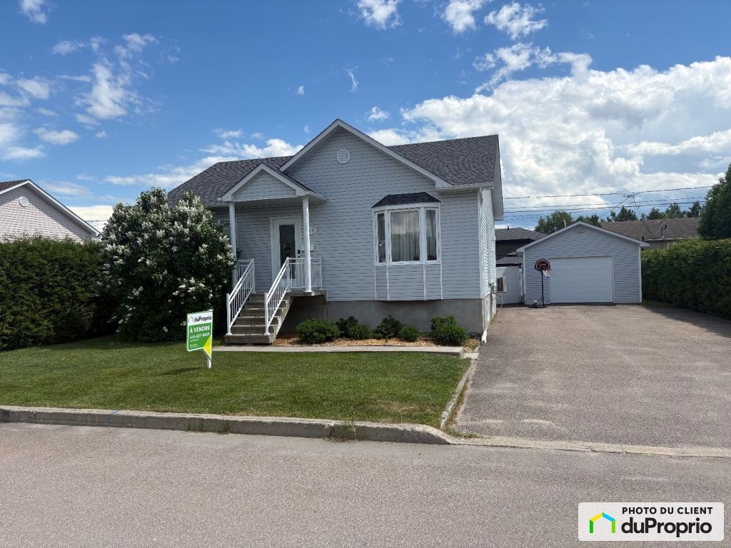 $349,000 - Bungalow for sale in Dolbeau-Mistassini — photo 1